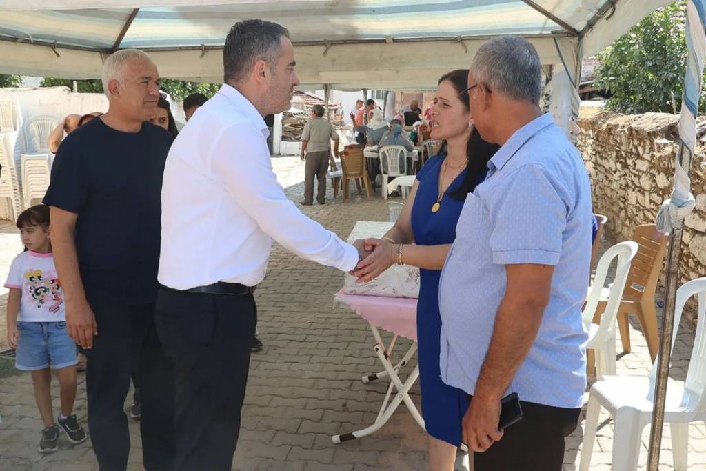 Koçarlı Belediye Başkanı Özgür Arıcı, Yeniköy Mahallesi'nde Düğün Cemiyetine Katıldı