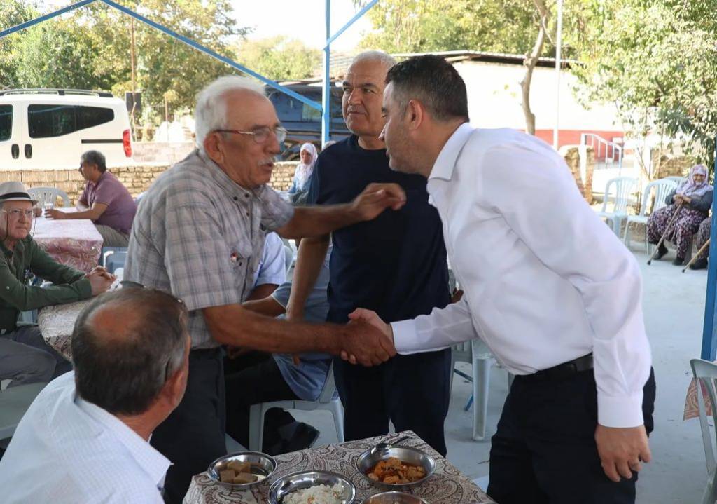 Koçarlı Belediye Başkanı Özgür Arıcı, Boğaziçi Mahallesi'nde Düğün Cemiyetine Katıldı