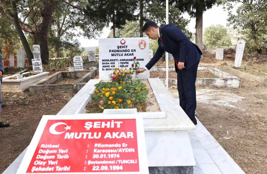 Şehit Piyade Komando Er Mutlu Akar Mezarı Başında Anıldı