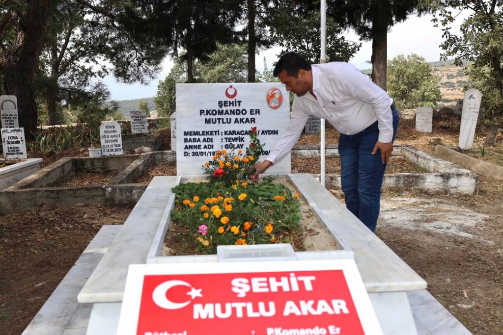 Şehit Piyade Komando Er Mutlu Akar Mezarı Başında Anıldı