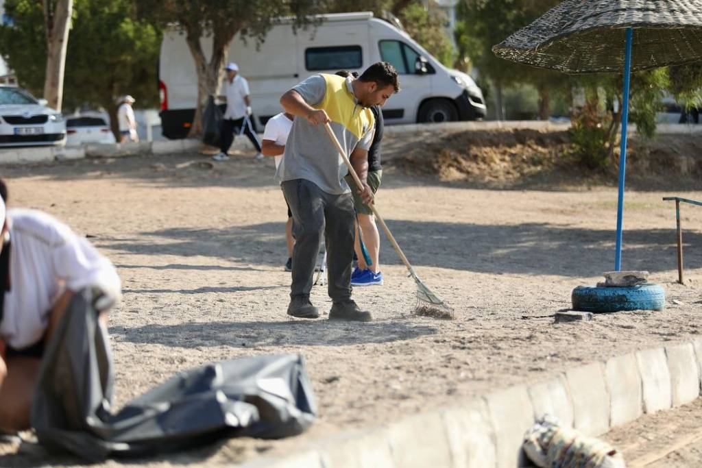 Didim Belediyesi'nden Dünya Temizlik Günü Etkinliği