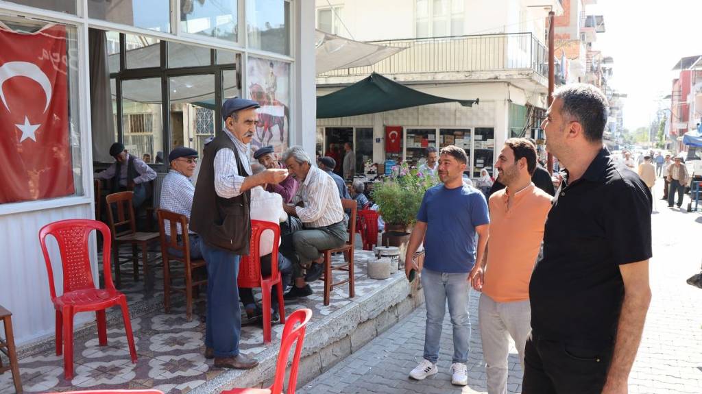 Karpuzlu Belediye Başkanı Hilmi Dönmez, Pazar ve Esnafları Ziyaret Etti