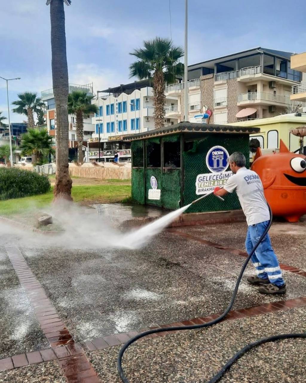 Didim Belediyesi'nden Altınkum'da Temizlik Çalışmaları