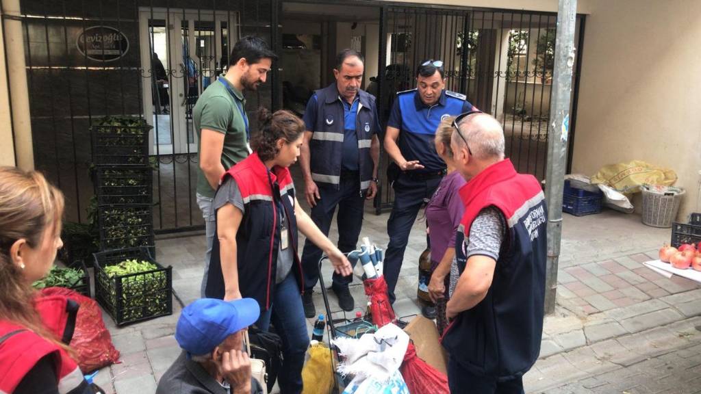 Efeler Belediyesi Zabıta Müdürlüğü Halk Pazarlarında Denetimlerini Sürdürüyor