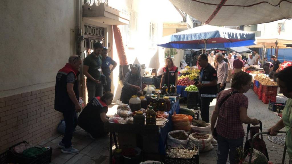 Efeler Belediyesi Zabıta Müdürlüğü Halk Pazarlarında Denetimlerini Sürdürüyor