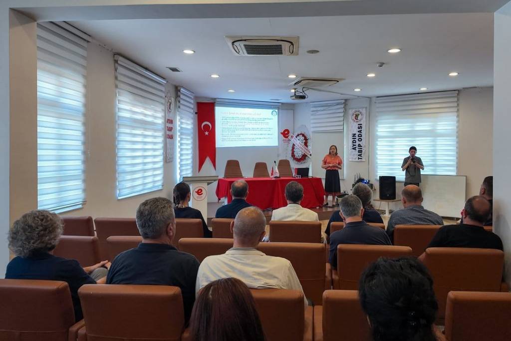 Efeler Belediyesi'nden Maymun Çiçeği Konferansı