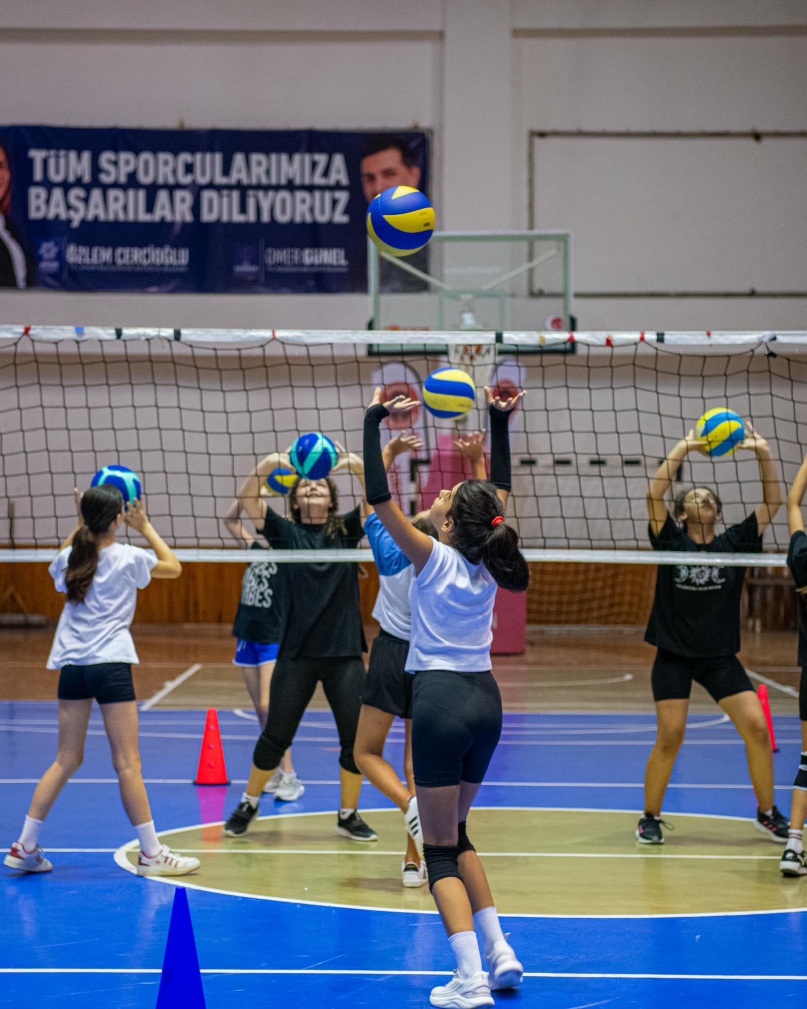 Haydi Çocuklar Voleybola! Ücretsiz Voleybol Kurslarımız Başladı