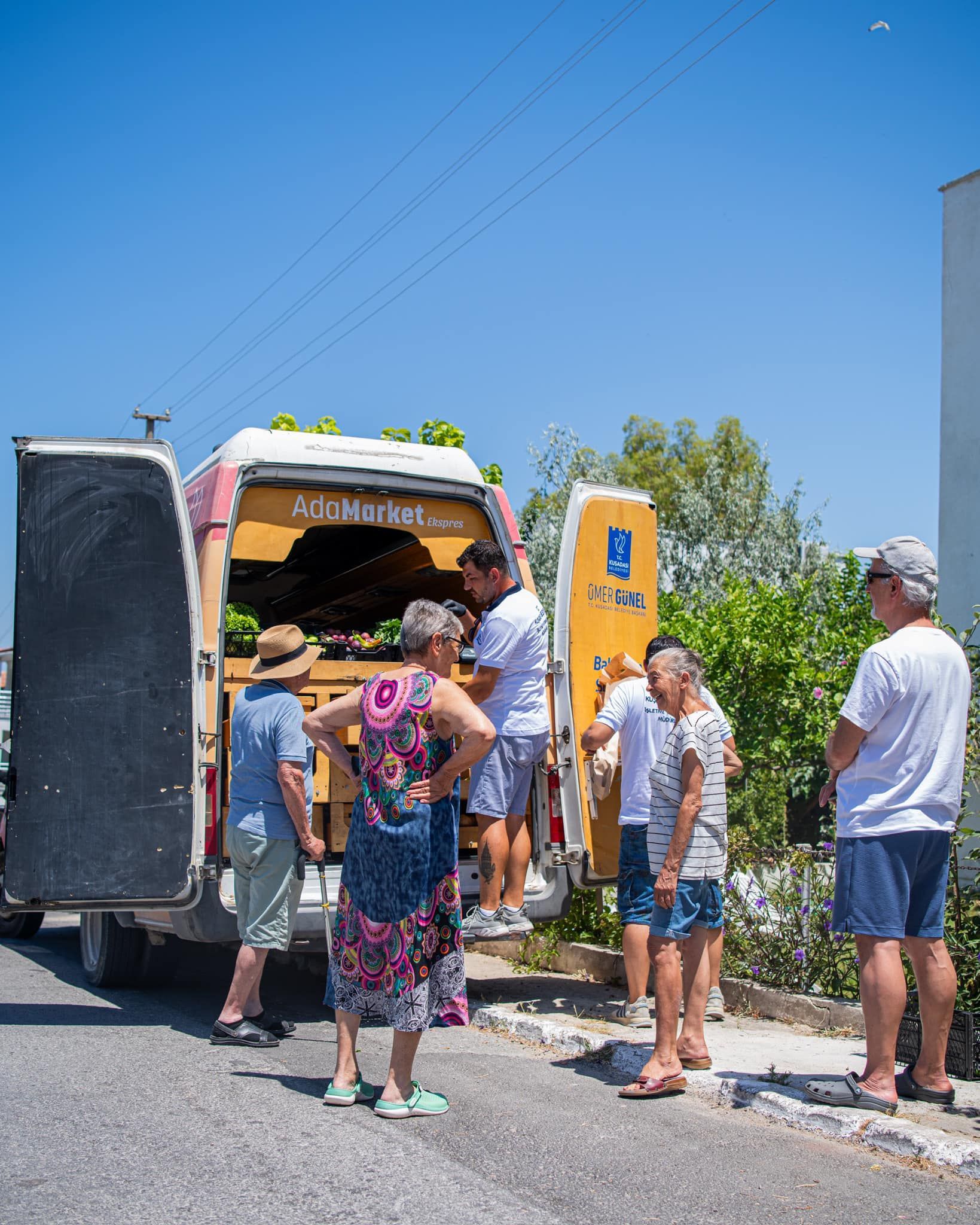 AdaBahçe’nin Taptaze Yaz Mahsülleri Ada Market Ekspres Aracımızda!