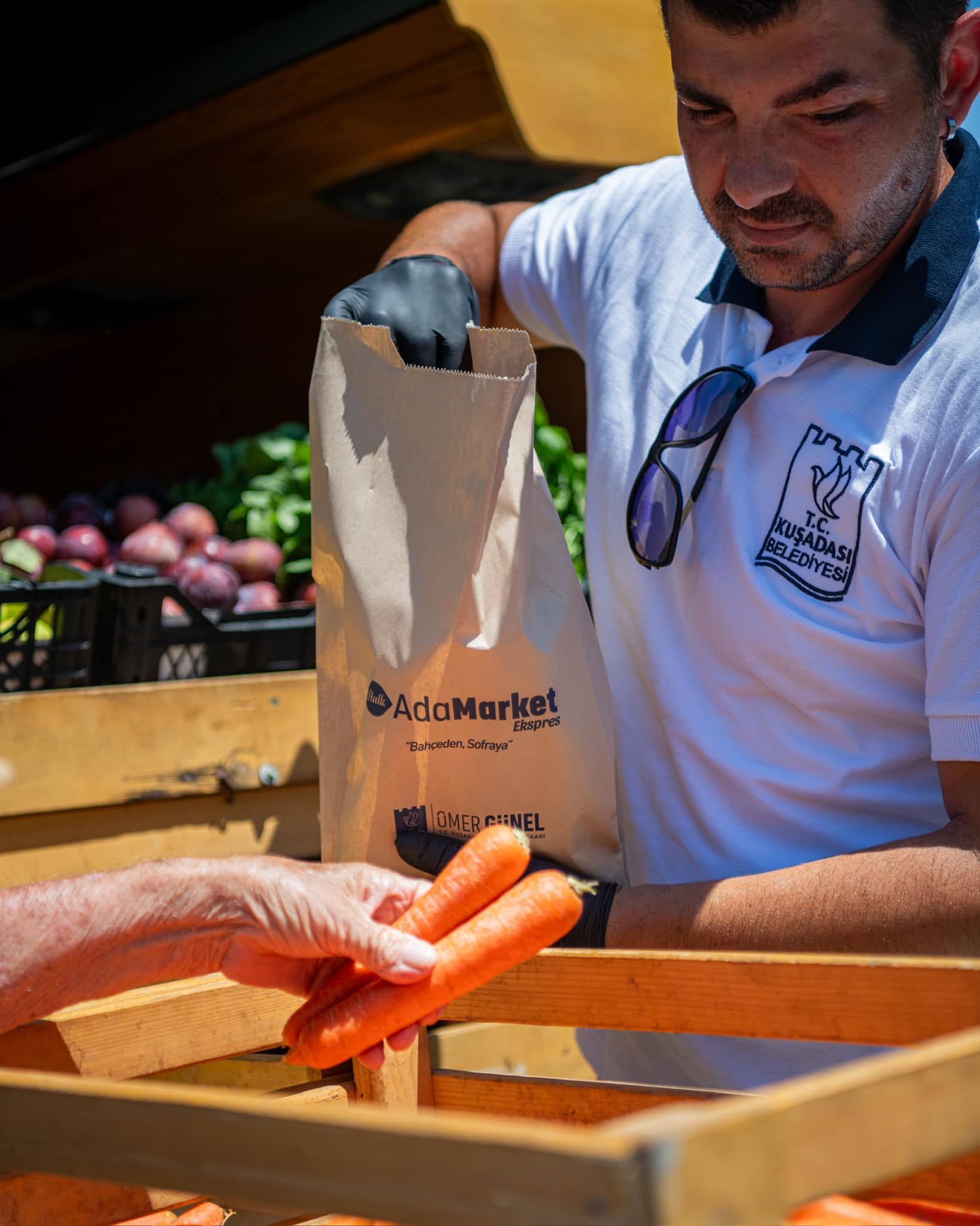 AdaBahçe’nin Taptaze Yaz Mahsülleri Ada Market Ekspres Aracımızda!