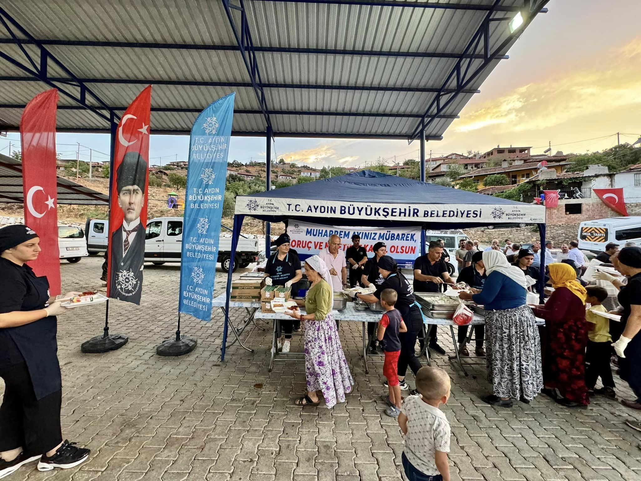 Aydın Büyükşehir Belediyesi, Muharrem Ayında Alemler Mahallesi’nde İftar Yemeği Düzenledi