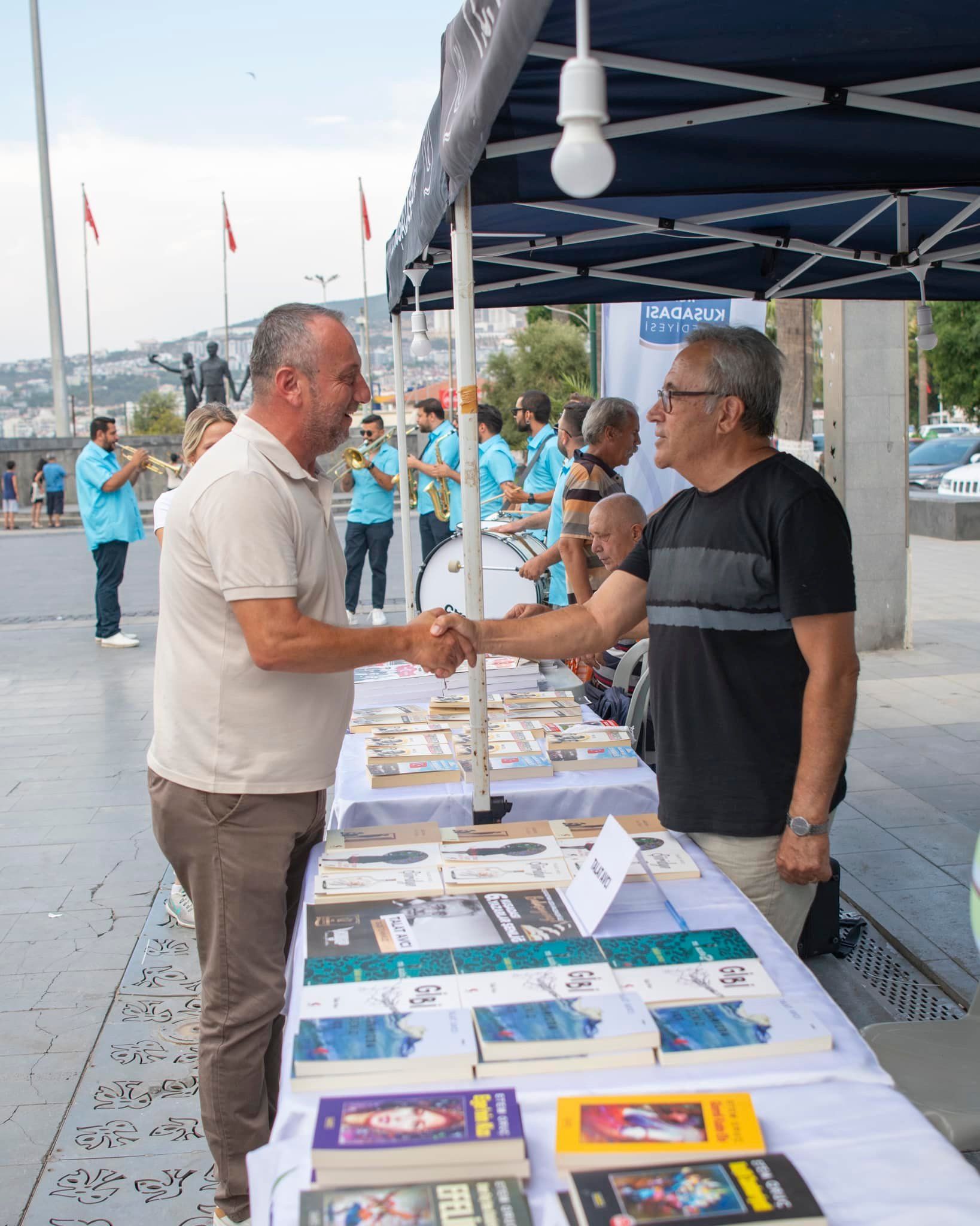 Kuşadası Yazarlar Şenliği 6. Kez Kapılarını Açtı!