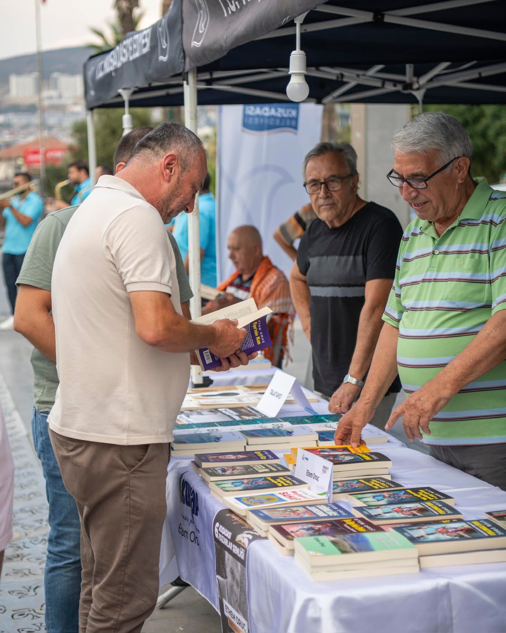 Kuşadası Yazarlar Şenliği 6. Kez Kapılarını Açtı!