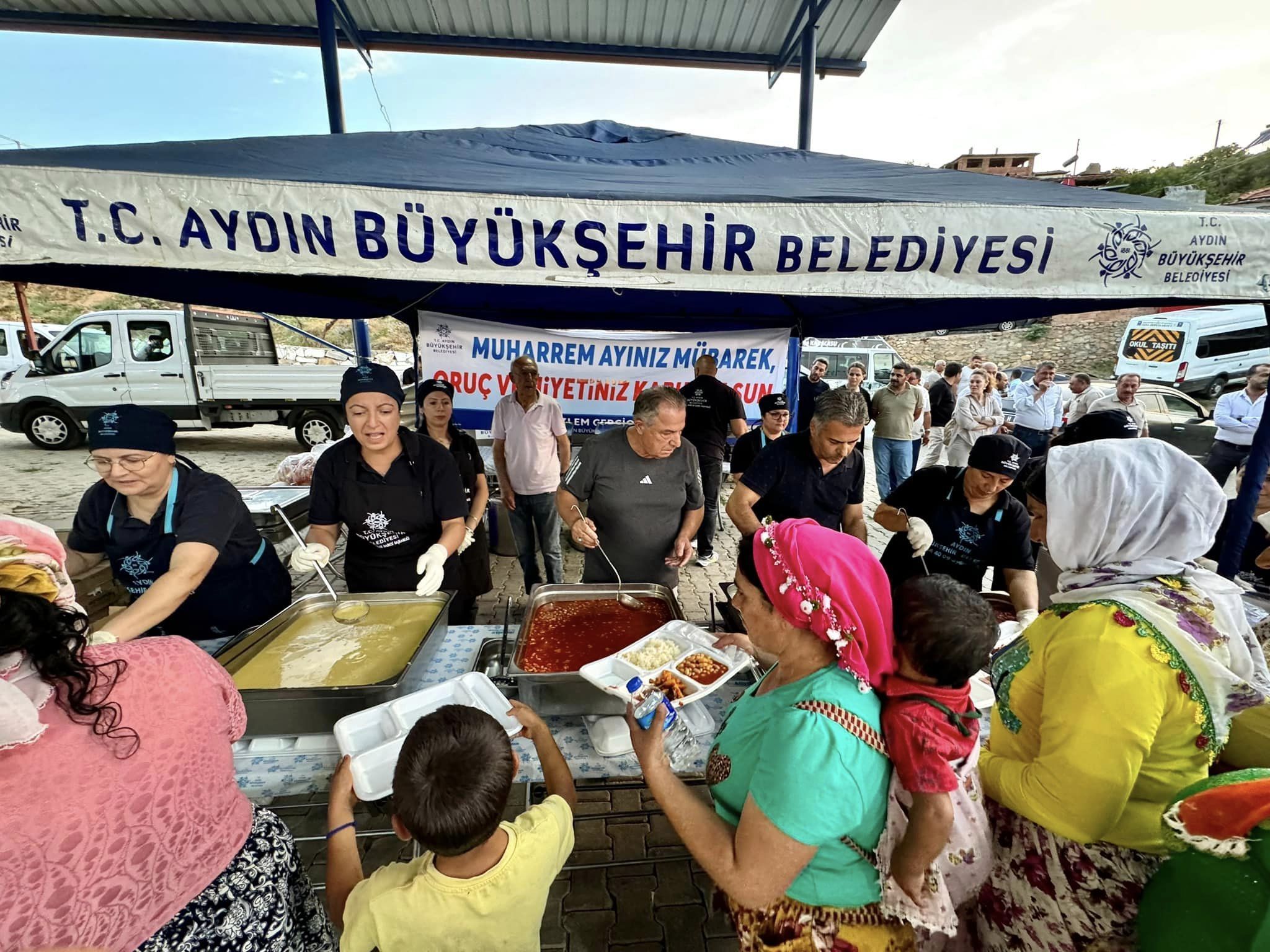 Aydın Büyükşehir Belediyesi, Muharrem Ayında Alemler Mahallesi’nde İftar Yemeği Düzenledi