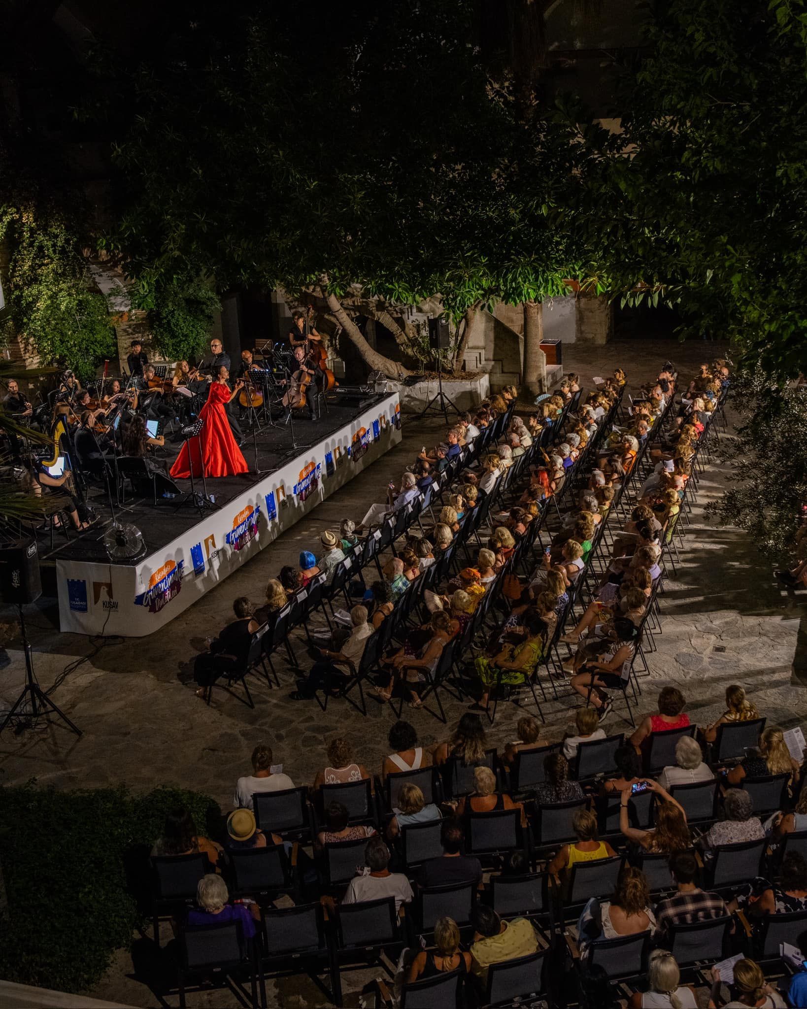 Kuşadası Belediyesi: Kervansaray'da Müzik Şöleni!