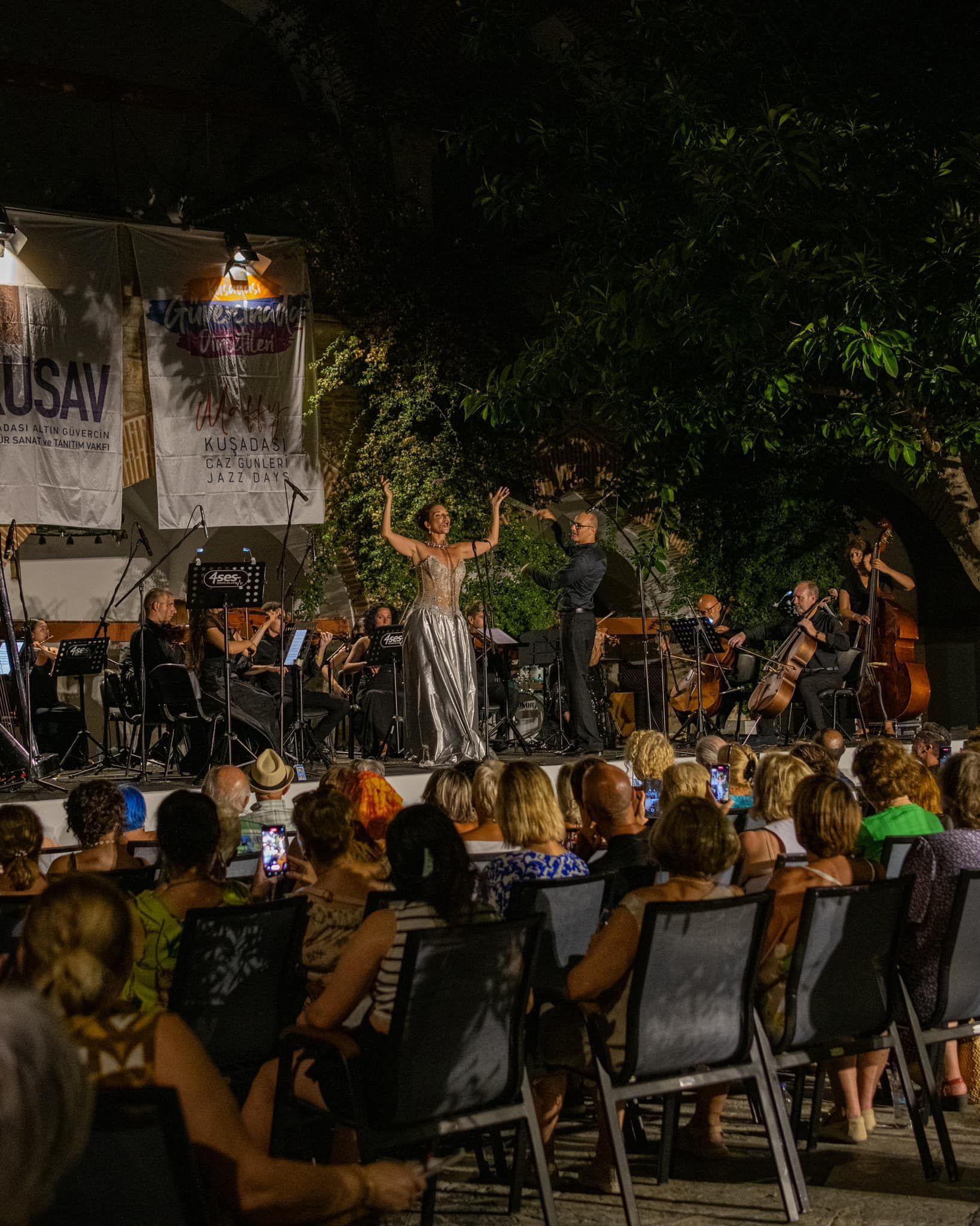 Kuşadası Belediyesi: Kervansaray'da Müzik Şöleni!