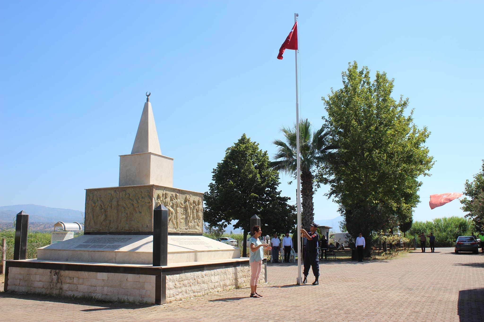 Sultanhisar Belediyesi 15 Temmuz Demokrasi ve Milli Birlik Günü'nü Atça Çomaklı Şehitliği'nde Andı