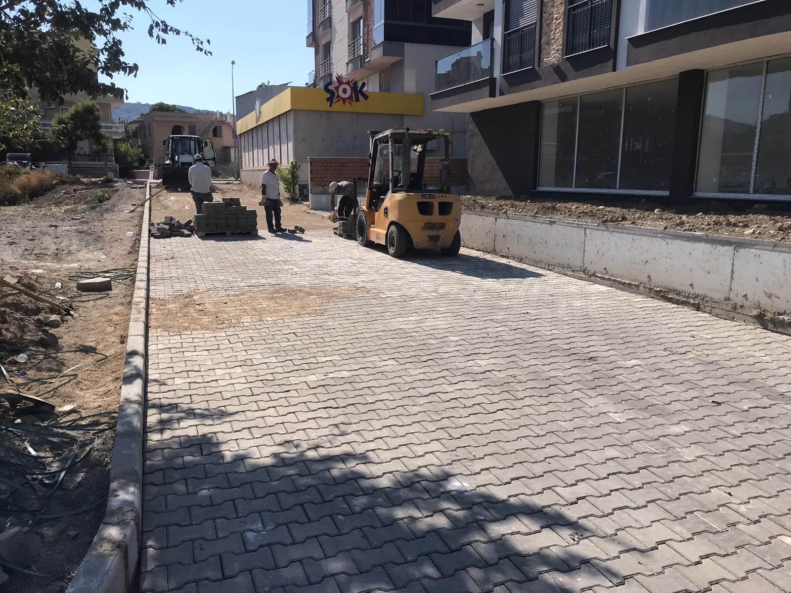 Söke Belediyesi, Yenicami Mahallesi’nde Yol Yenileme Çalışmalarına Devam Ediyor