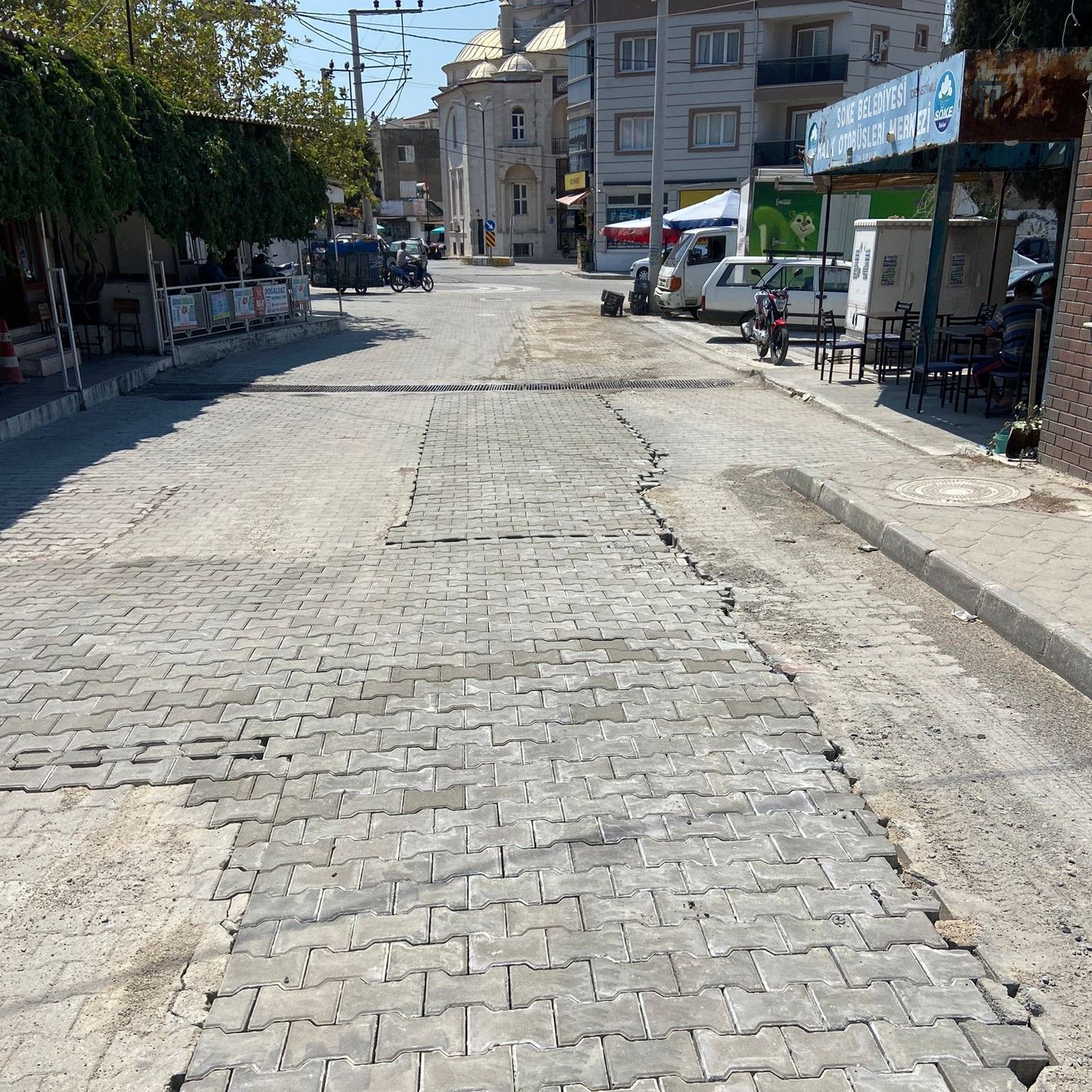 Söke Belediyesi, Fevzipaşa Mahallesi'nde Doğalgaz Hattı Üzerinde Yol Onarım Çalışmaları Yapıyor