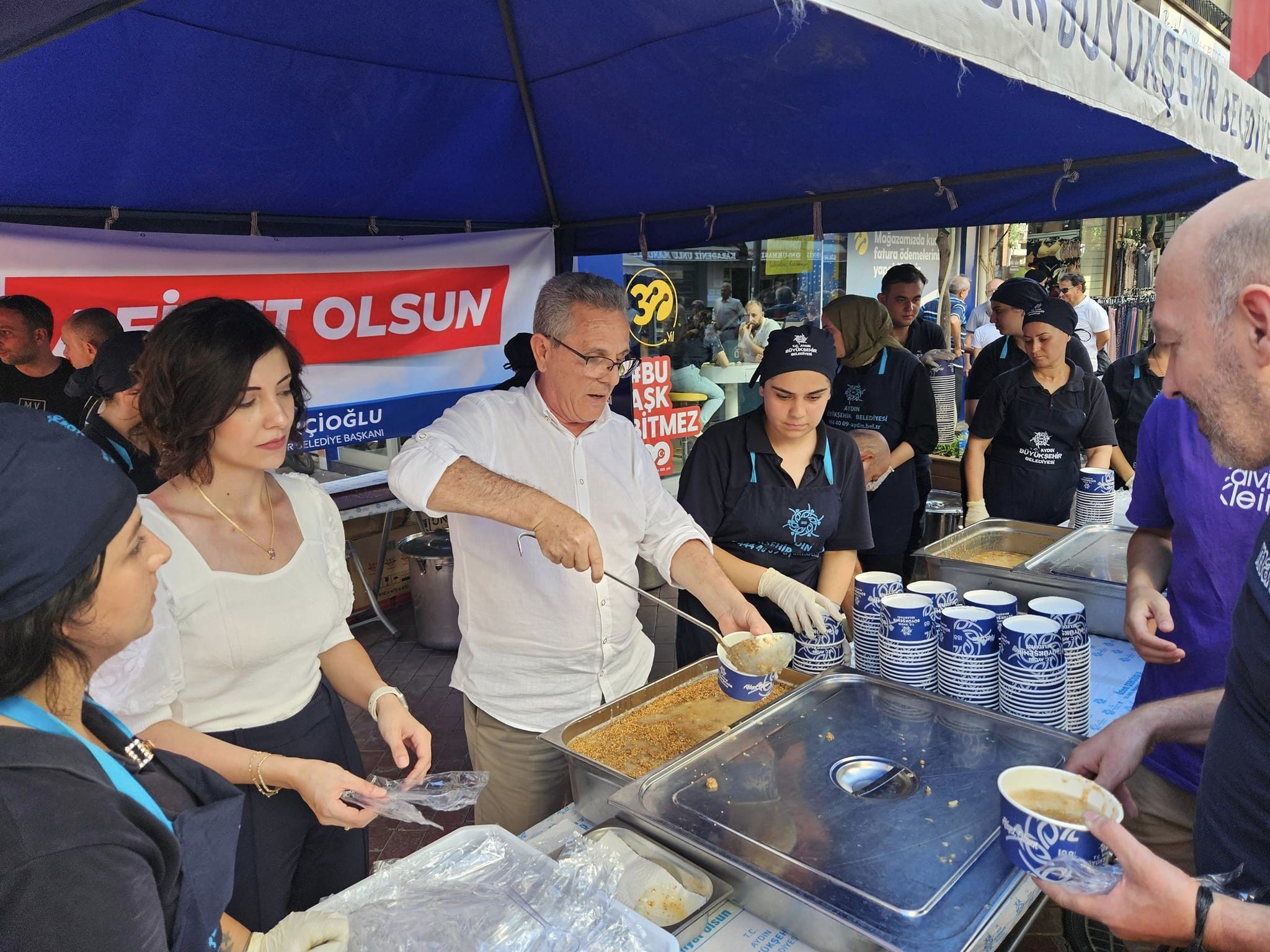 Nazilli Belediye Başkanı Ertuğrul Tetik ve CHP İlçe Başkanı Aslıhan Ökmen Aşure Hayrına Katıldı