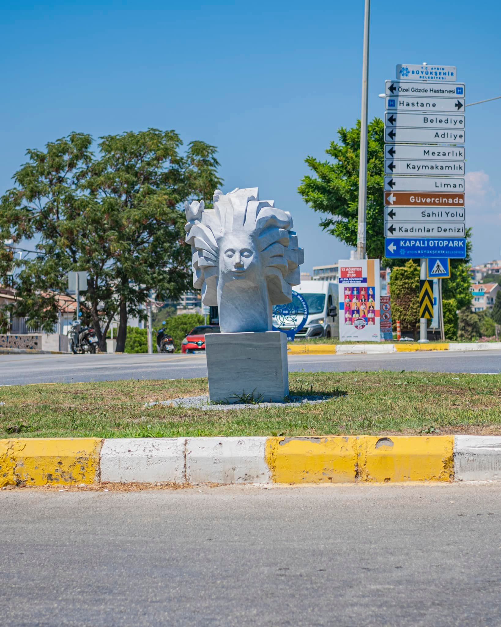 Kuşadası Belediyesi’nin Heykel Sempozyumu Eserleri Şehri Süslemeye Başladı