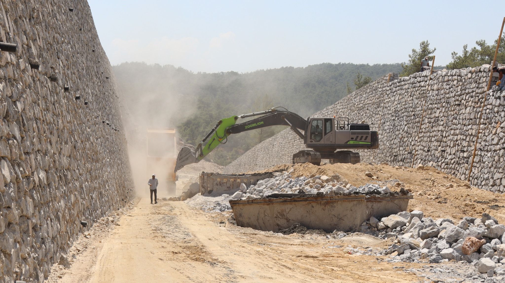 Karpuzlu Belediye Başkanı Hilmi Dönmez, Karpuzlu-Milas-Bodrum Yolu Çalışmalarını İnceledi