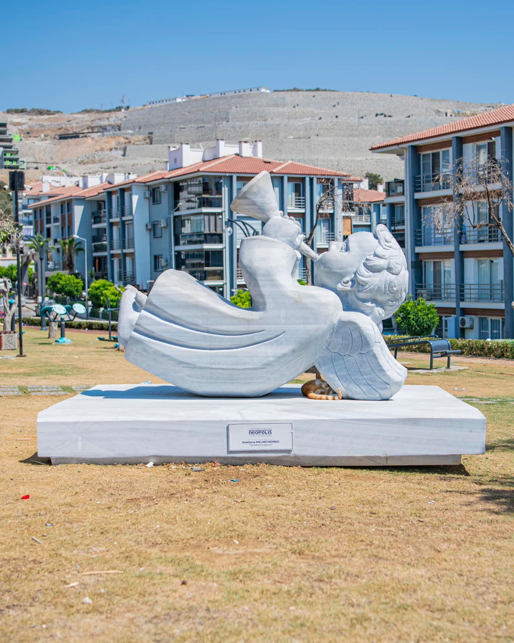 Kuşadası Belediyesi’nin Heykel Sempozyumu Eserleri Şehri Süslemeye Başladı