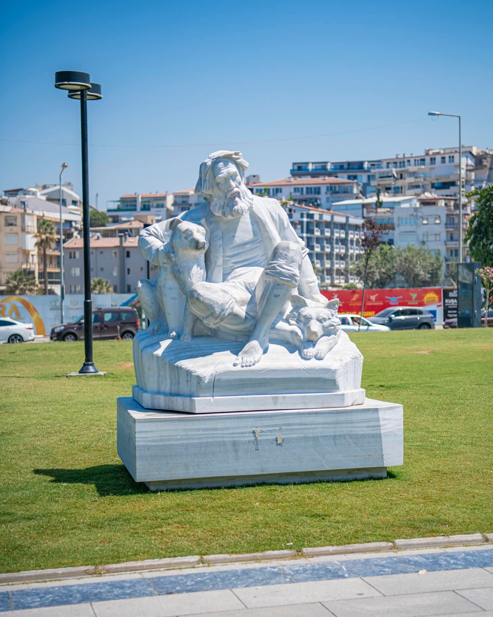 Kuşadası Belediyesi’nin Heykel Sempozyumu Eserleri Şehri Süslemeye Başladı