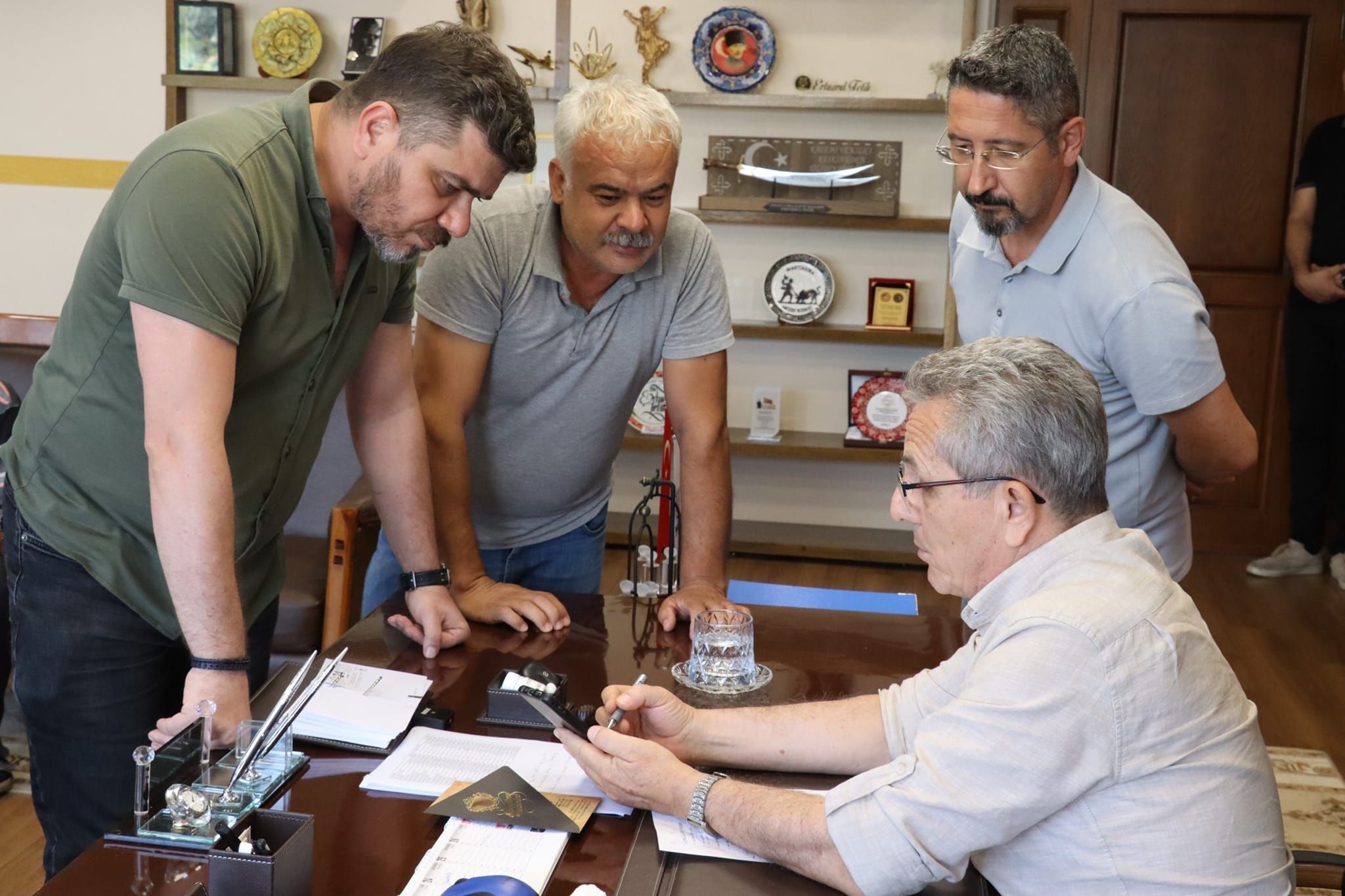 Başkan Ertuğrul Tetik, Halk Gününde Hemşehrileriyle Buluştu