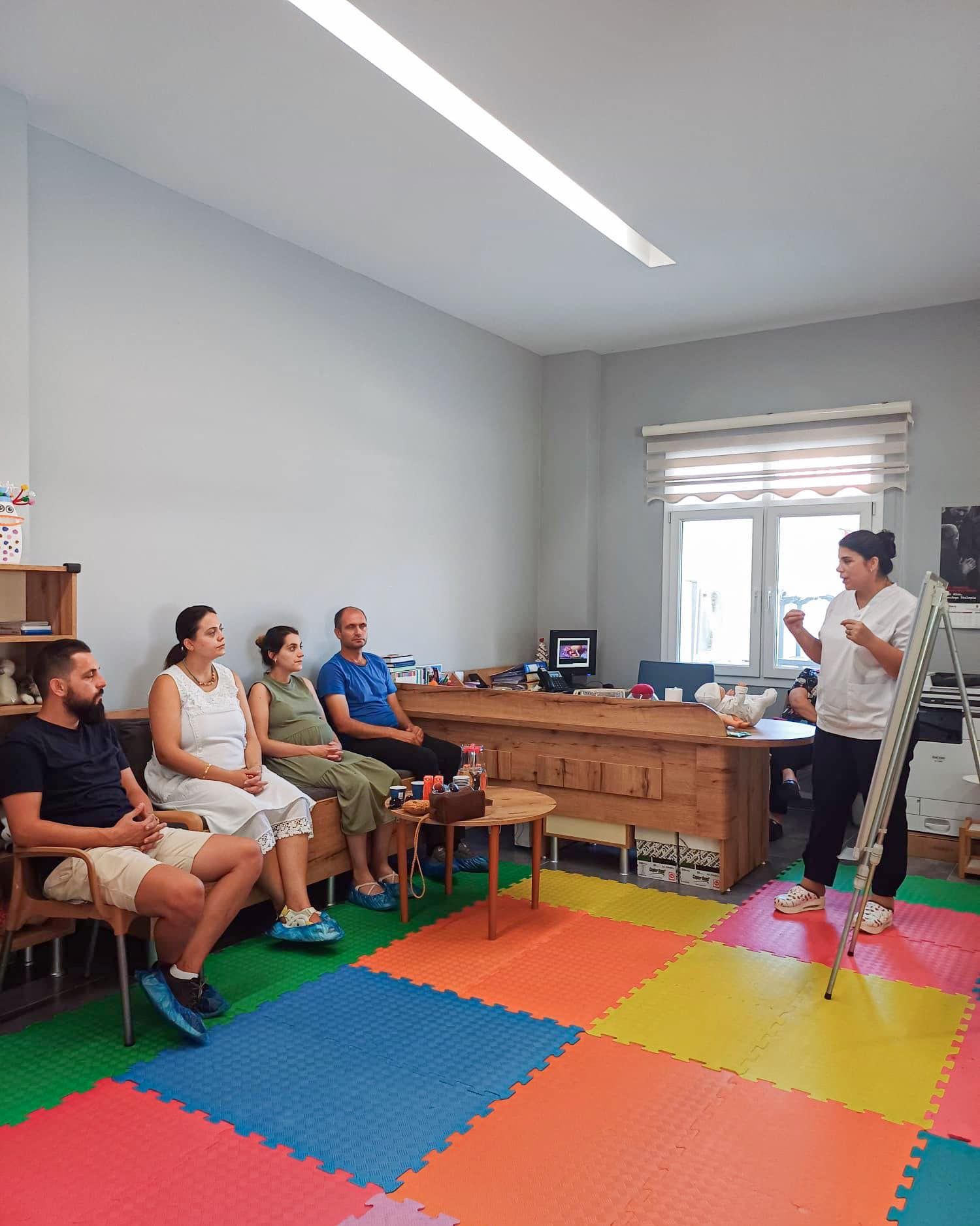 Kuşadası Belediyesi’nden Anne ve Baba Adaylarına Ücretsiz Eğitimler