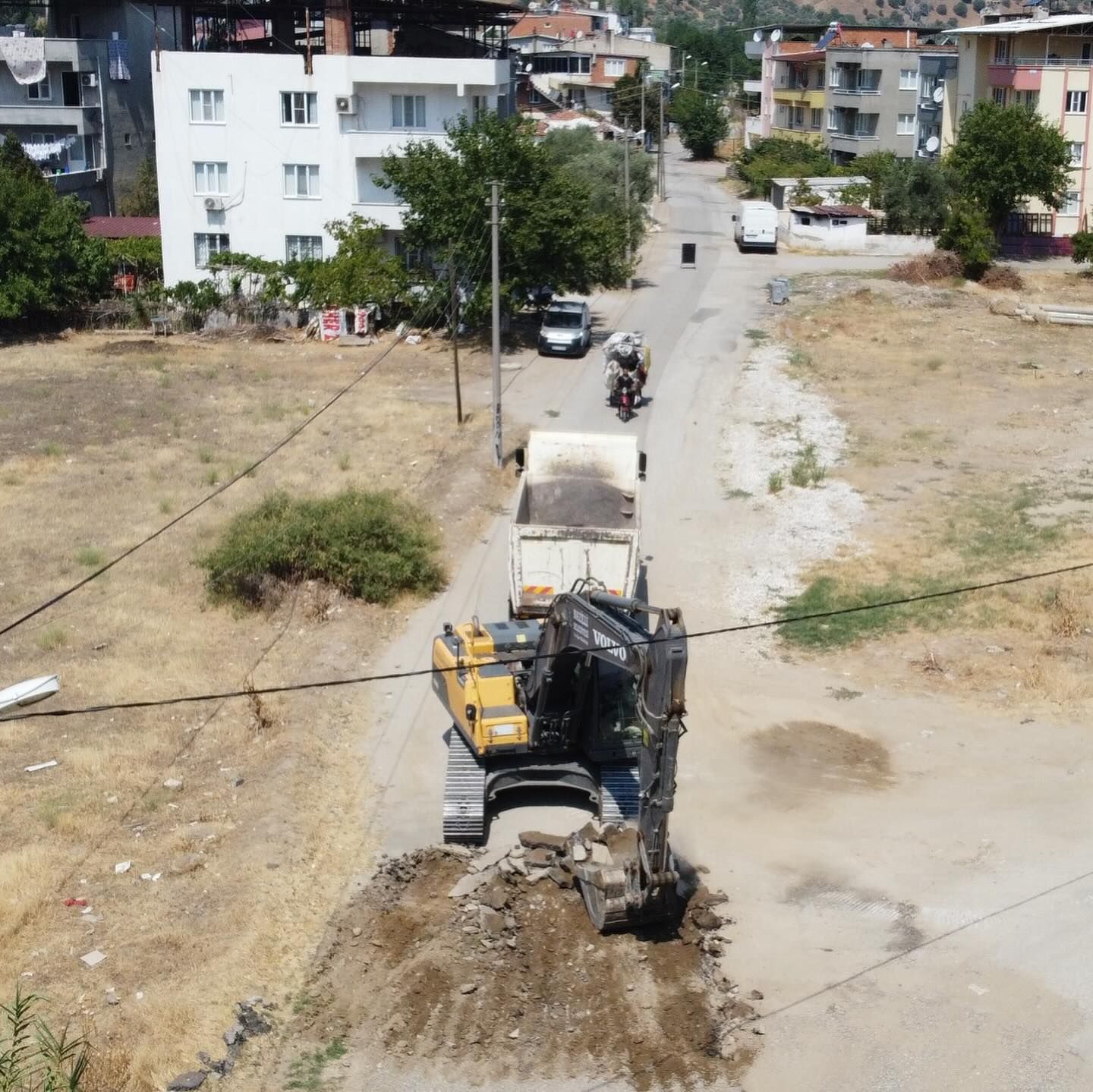 Nazilli Belediyesi, Zafer Mahallesi'nde Yol Yenileme Çalışmalarının Birinci Etabını Tamamladı