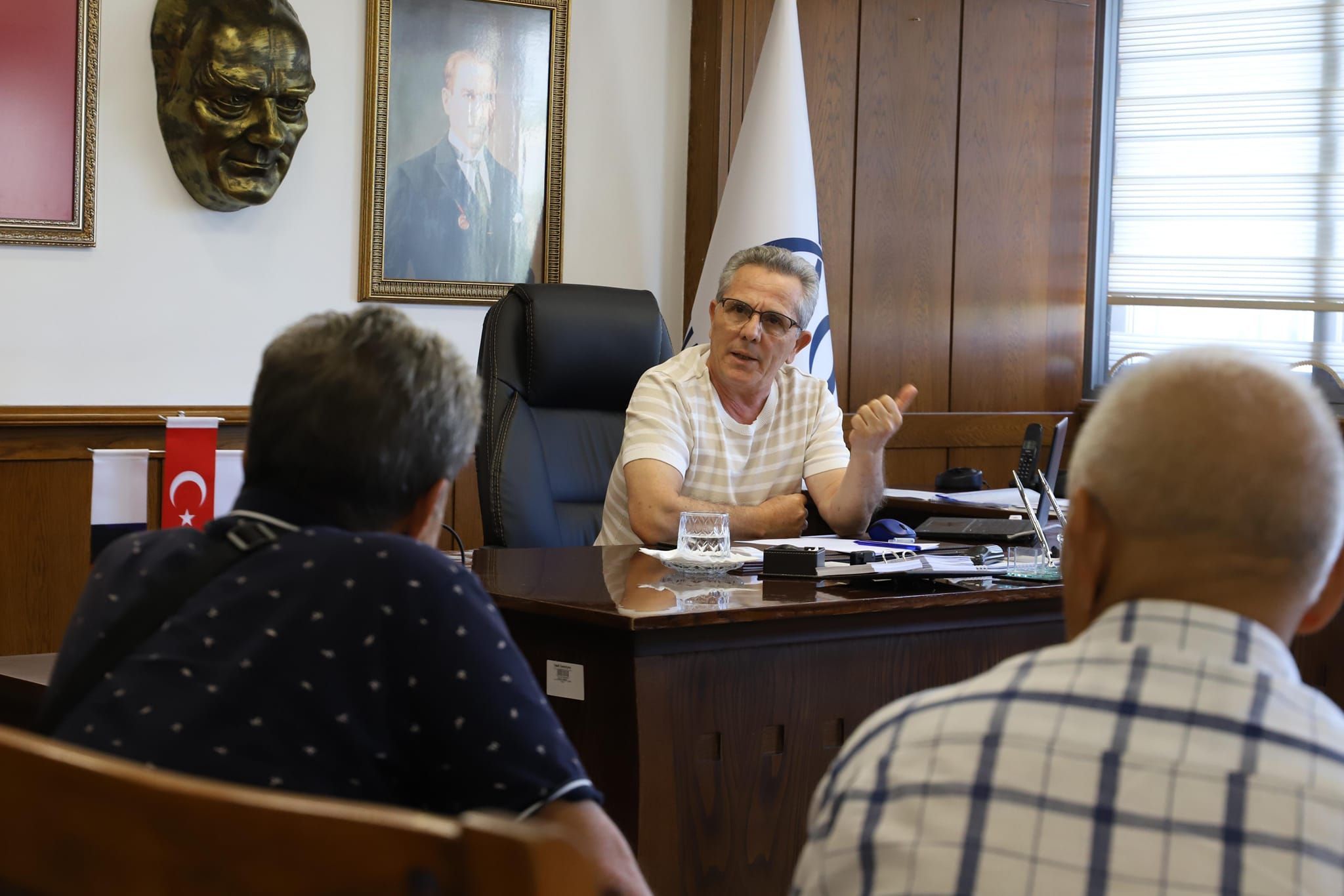 Nazilli Belediye Başkanı Ertuğrul Tetik, Vatandaşlarla Sorunları Görüşmeye Devam Ediyor