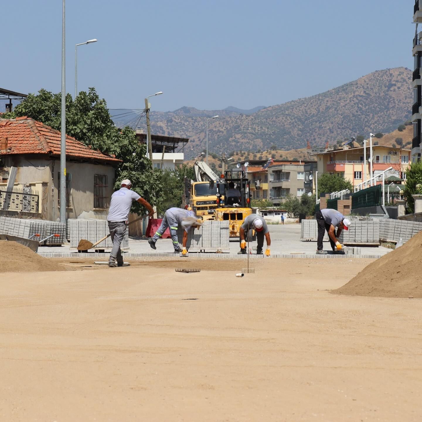 Nazilli Belediyesi, Zafer Mahallesi'nde Yol Yenileme Çalışmalarının Birinci Etabını Tamamladı