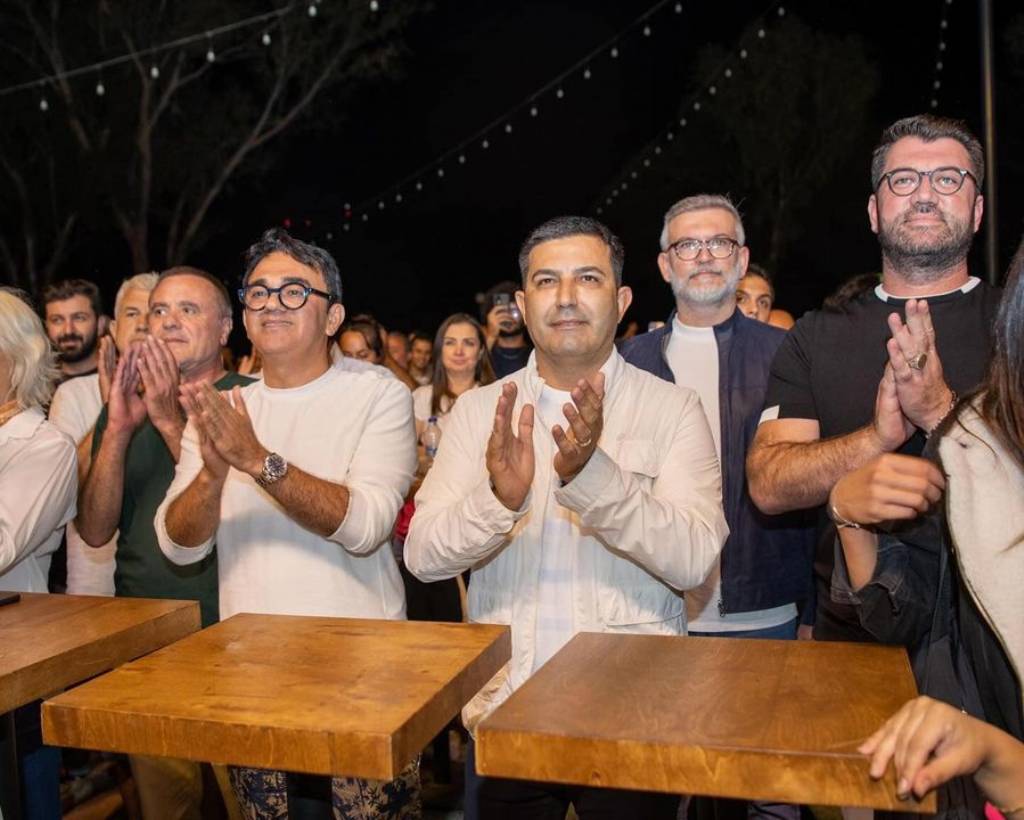 Kuşadası'nda Oğuzhan Koç Rüzgarı: AdaMobil ile Eğlence Dolu Anlar!