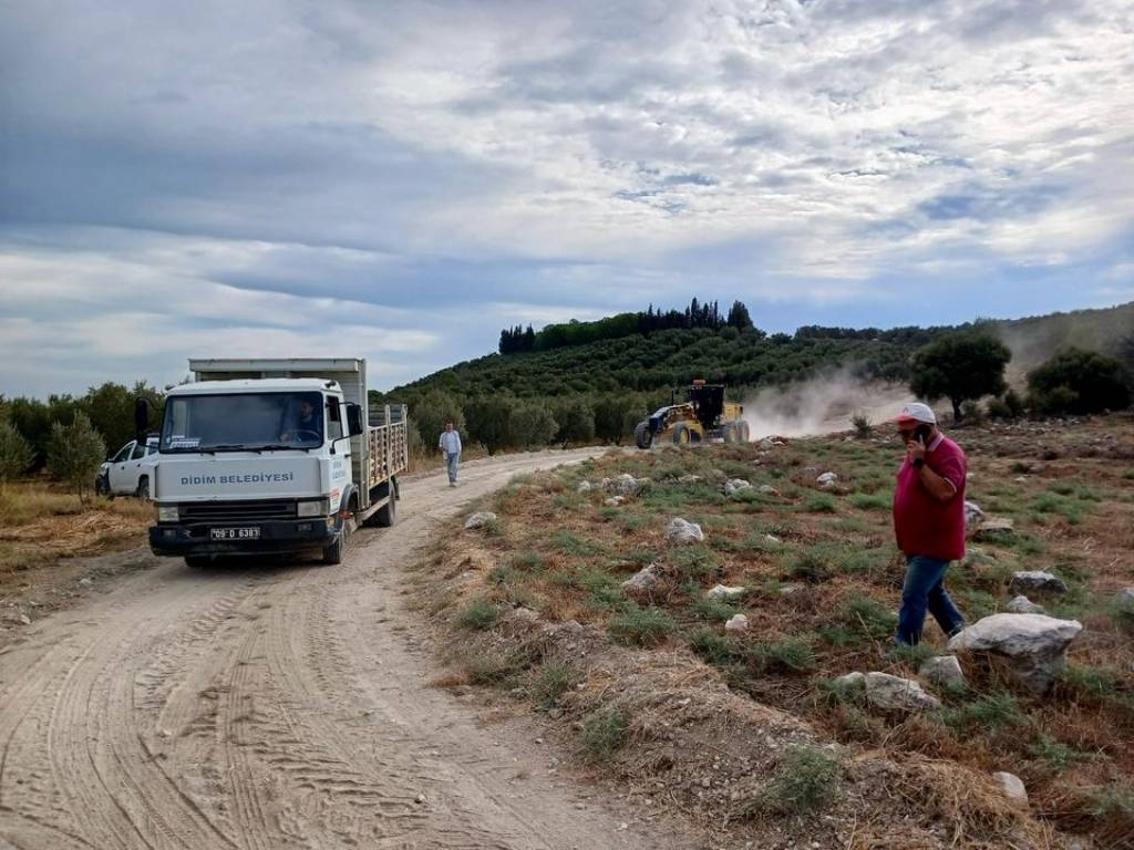 Didim Belediyesi'nden Batıköy Mahallesi'nde Yol Çalışmaları