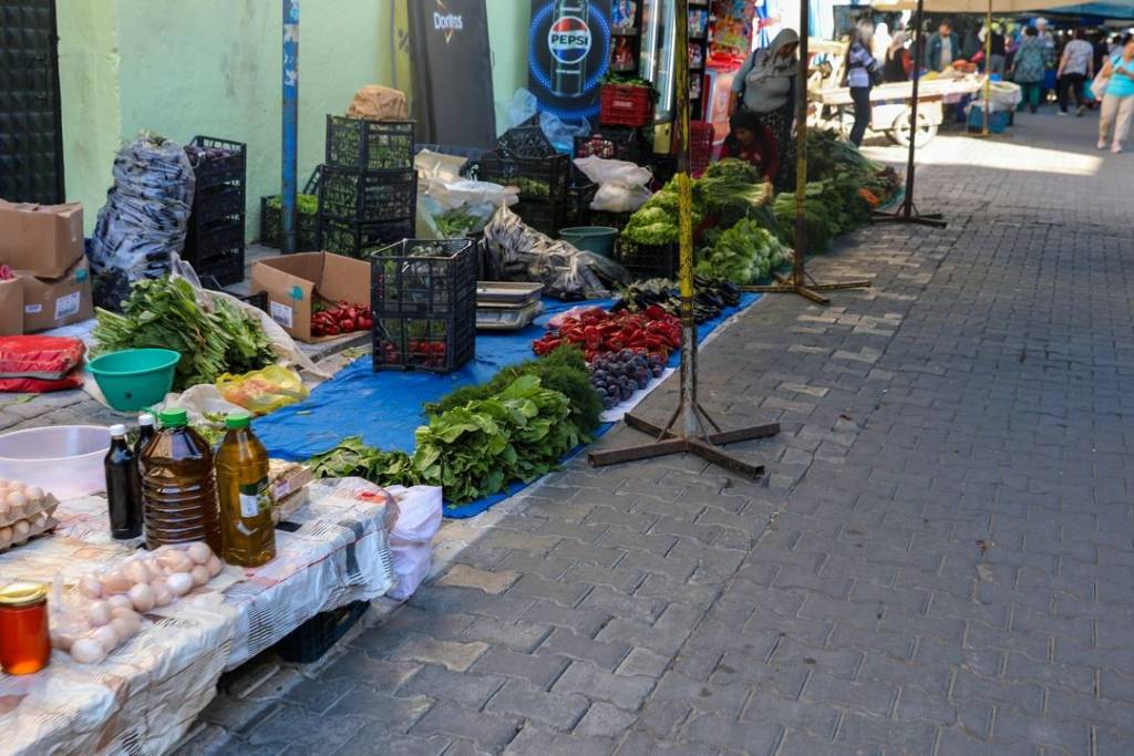 Efeler Belediyesi'nden Salı Pazarı'na Düzenleme