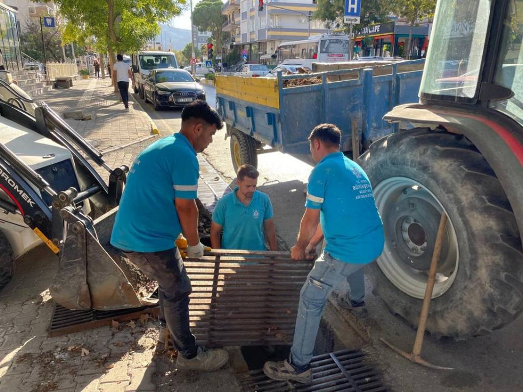 Söke'de Mazgallar Temizleniyor