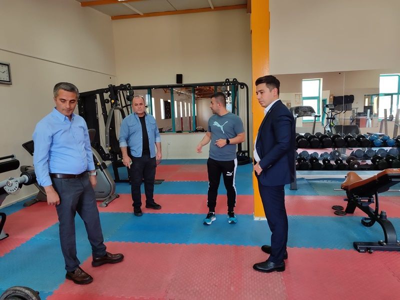 Karacasu Kaymakamı Mehmet GÜNDOĞDU, İlçe Gençlik ve Spor Müdürlüğü Kapalı Spor Salonunu Ziyaret Etti