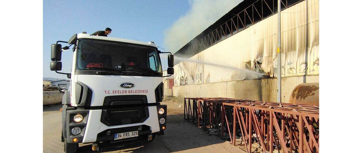 Efeler Belediyesi'nden Aydın ASTİM OSB'deki Yangına Destek