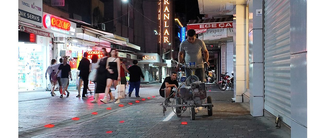 Efeler Belediye Başkanı Anıl Yetişkin, Yağcılar İçi Çarşısı'nda İşgaliye Uygulamasını Kaldırdı